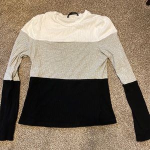 Large long sleeved, multicolor t-shirt (white, grey, black)